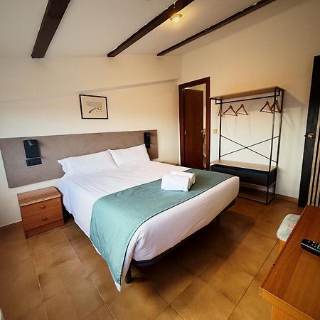 Hostal Legaz Funes Esterno foto