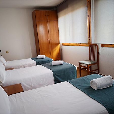 Hostal Legaz Funes Esterno foto
