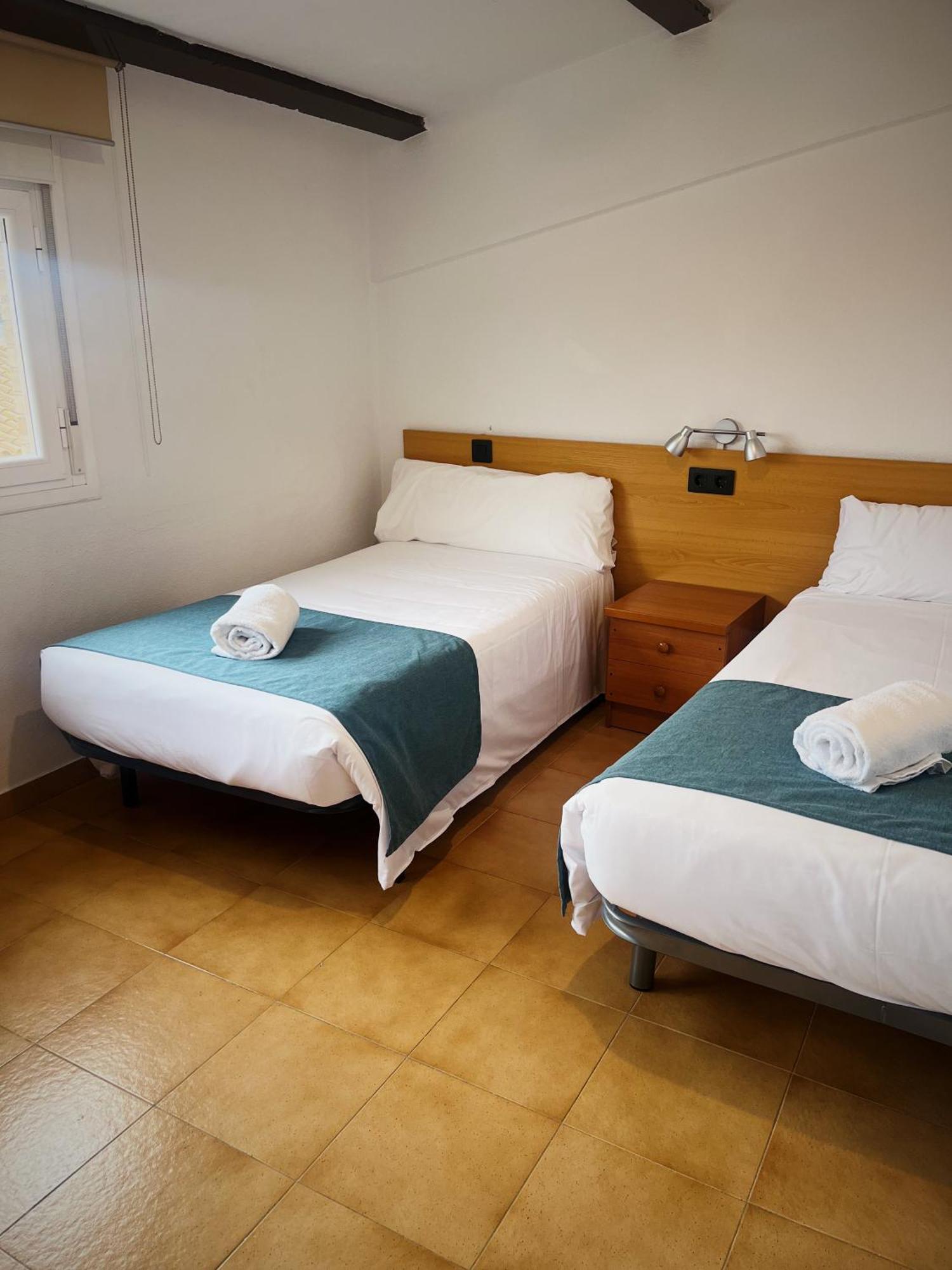 Hostal Legaz Funes Esterno foto