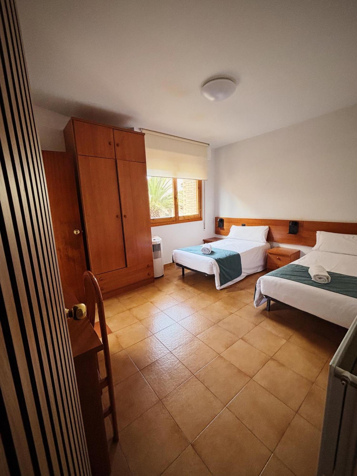 Hostal Legaz Funes Esterno foto