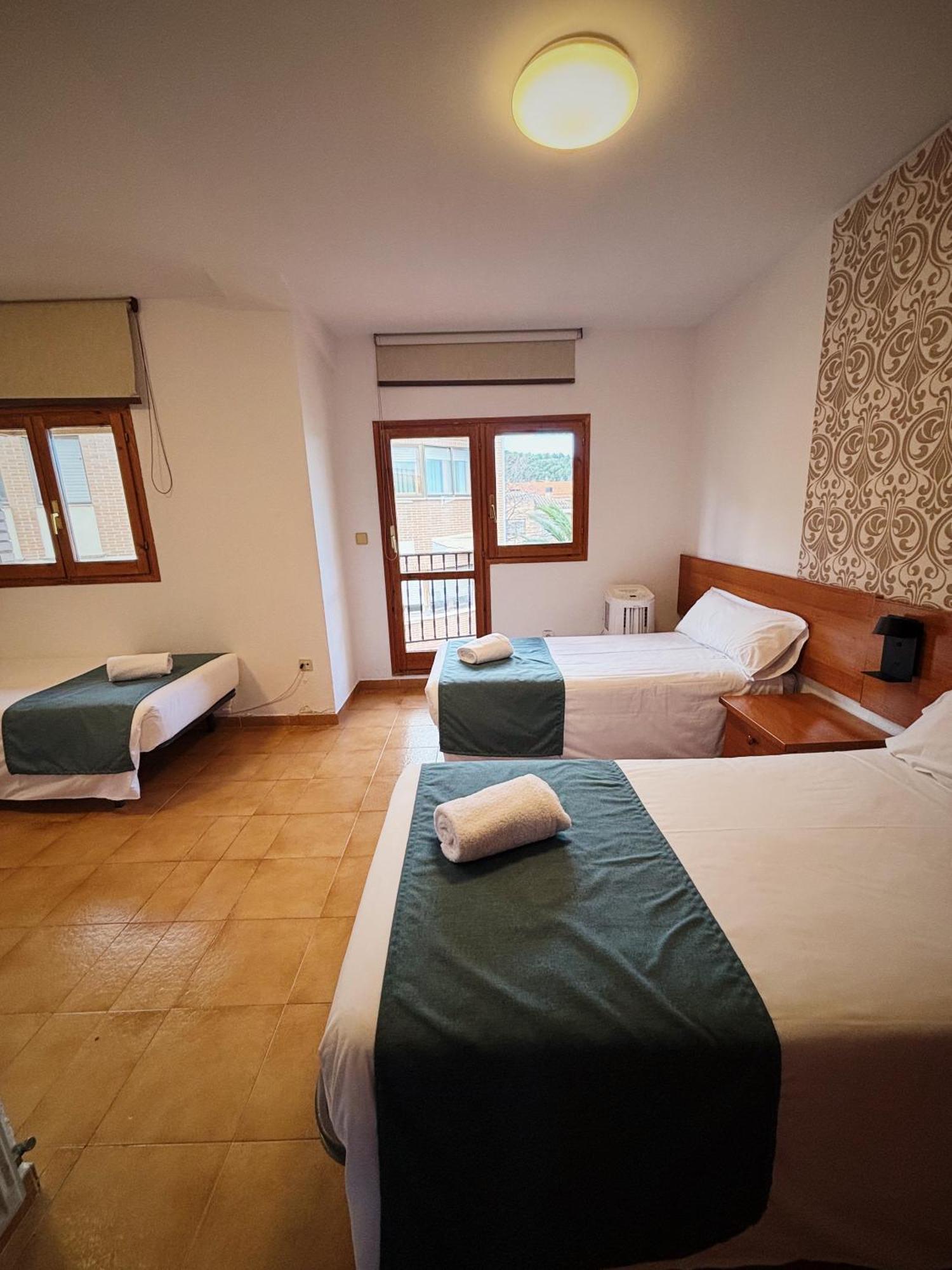 Hostal Legaz Funes Esterno foto