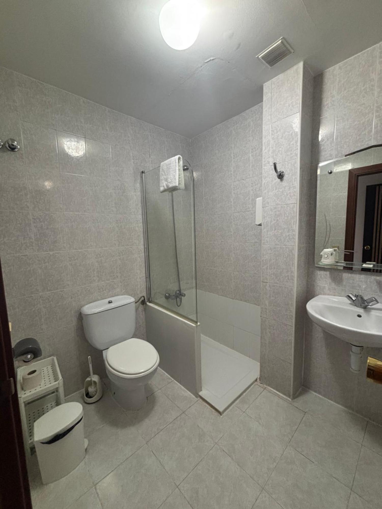 Hostal Legaz Funes Esterno foto