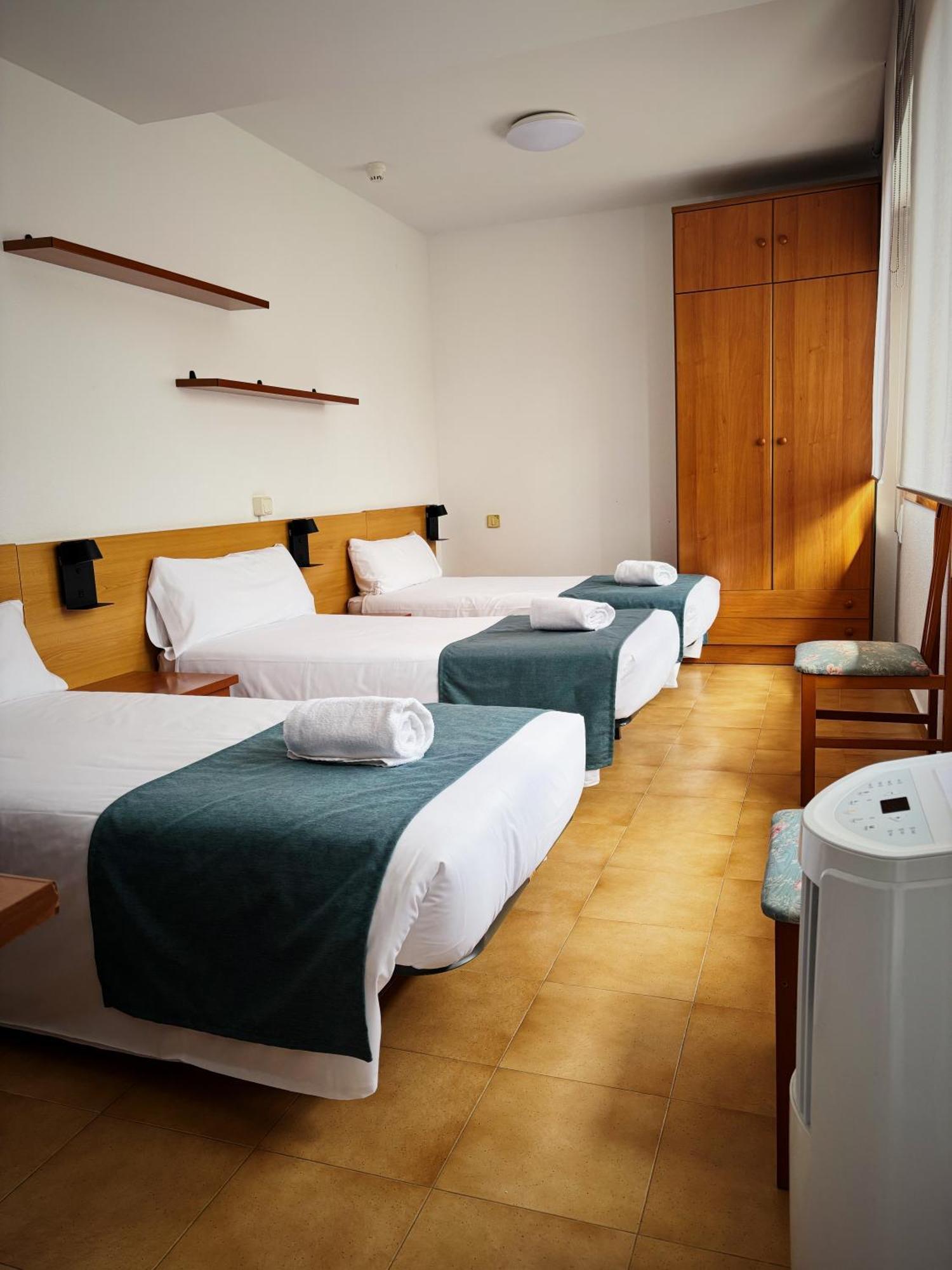 Hostal Legaz Funes Esterno foto