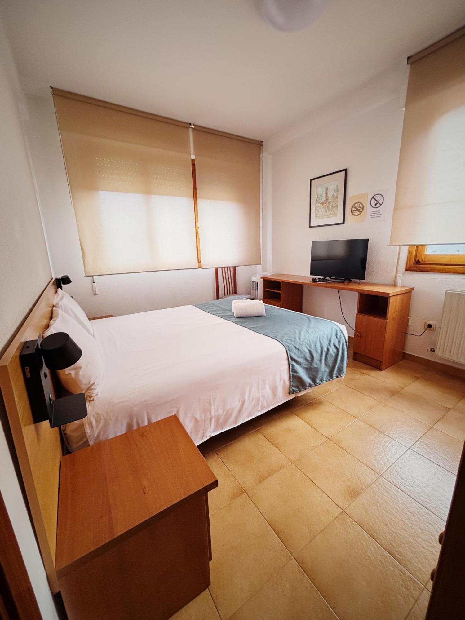 Hostal Legaz Funes Esterno foto